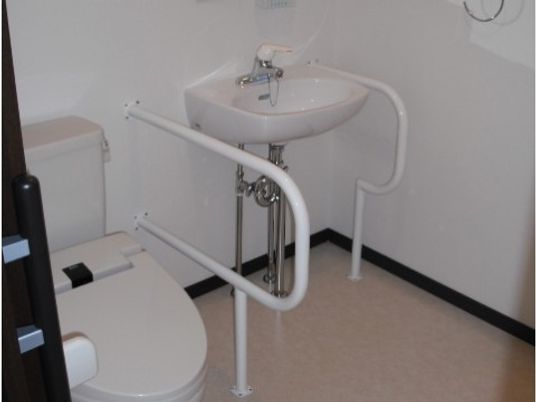 手すり付トイレの様子