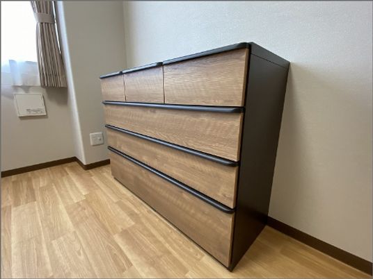 木製収納のある居室