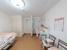 落ち着いた雰囲気の居室