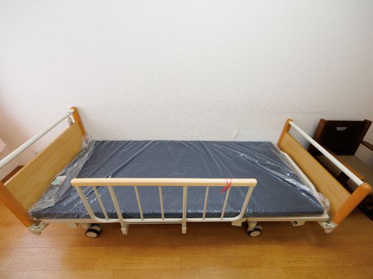 清潔な居室のベッド