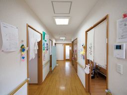 清潔感ある廊下の様子
