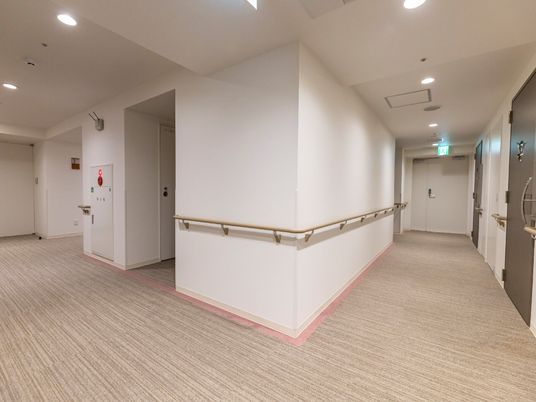 清潔感ある廊下の様子