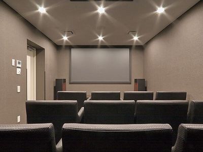 スタッフが使用するシアタールーム