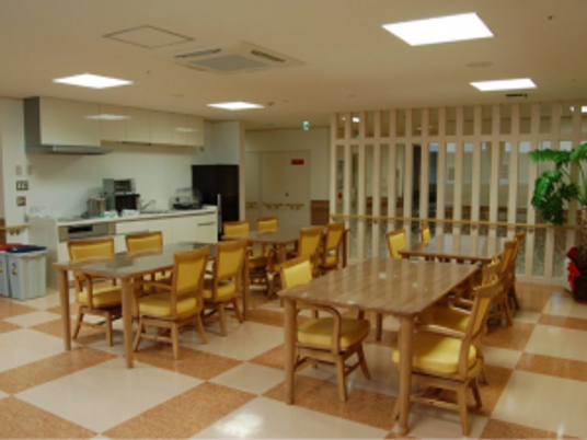 温かみのあるダイニングルーム