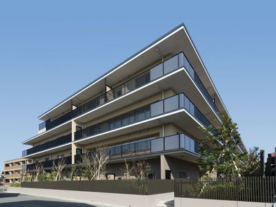 スタイリッシュな建物外観
