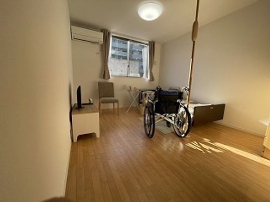 日差し入る居室