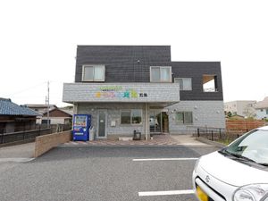施設の外観朝の様子