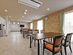 明るい食堂の様子