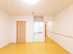 シンプルな居室の一角