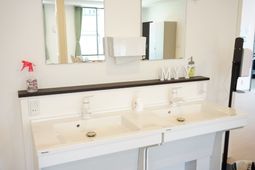 清潔な洗面台の風景