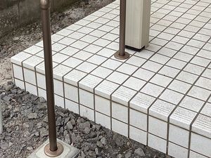 タイル張りの外構  