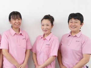 笑顔のスタッフイメージ  