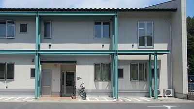 広い建物の外観