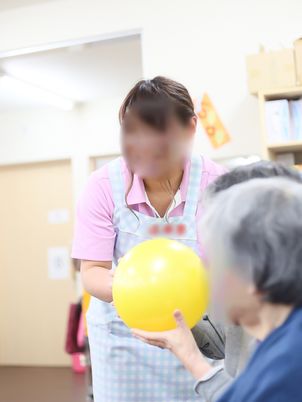 活動の様子とスタッフ