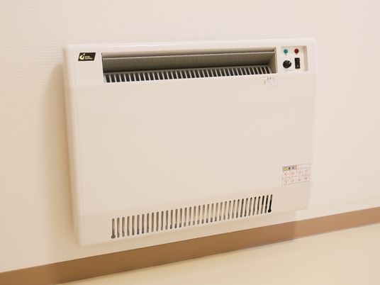 壁掛け型の暖房器具