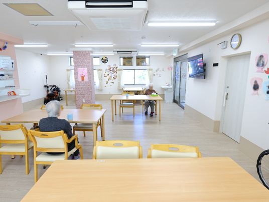 明るい共有スペース施設