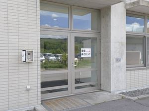夜間休日出入口  