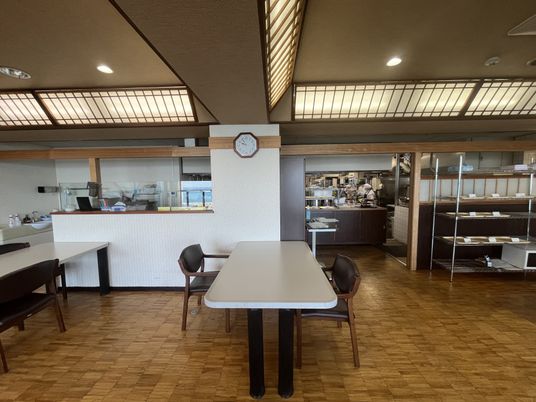 広々とした食堂
