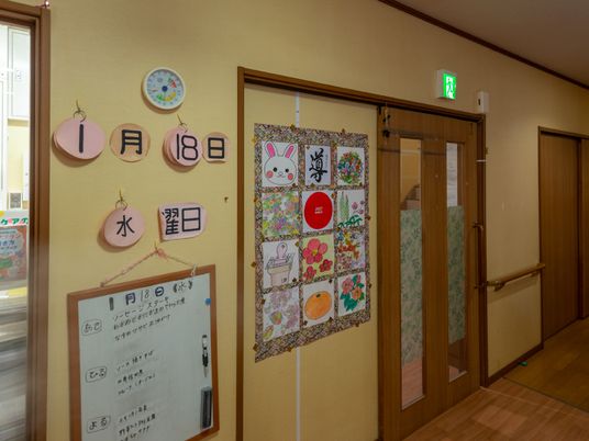 装飾された廊下の一角