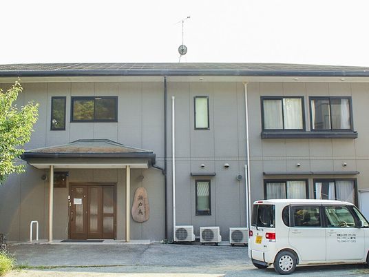 建物正面のエントランス