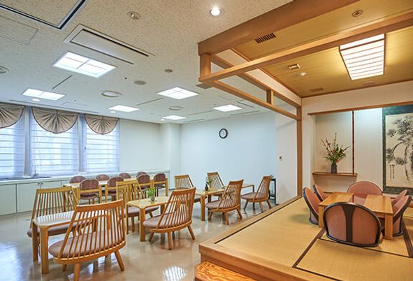 陽光が入るダイニングルーム