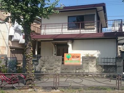 看板がある外観