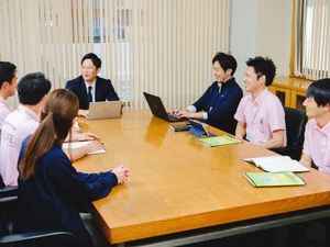 スタッフ会議の様子