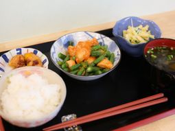 彩り豊かな和食セット