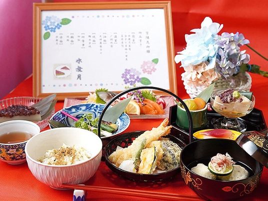 彩り豊かなお祝い膳