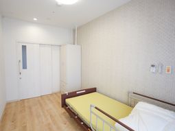 明るく清潔な居室