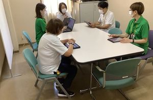 スタッフ会議室