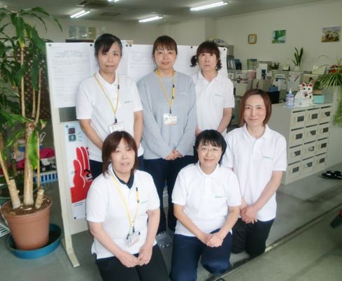 スタッフの集合写真