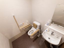 バリアフリー対応のトイレ