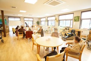 機能訓練の様子が見える部屋