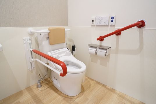 バリアフリーのトイレ設備