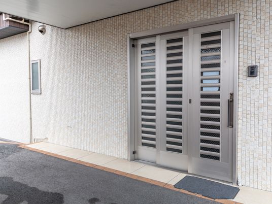 整備された職場の入口