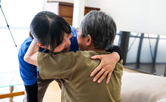 笑顔で話す方々の居室