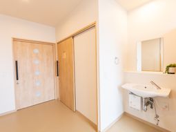 清潔な洗面台付き居室
