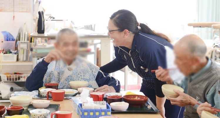 和やかな食事風景
