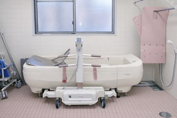 設備の整った浴室