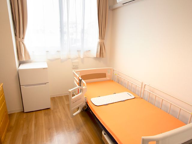 ケアを提供する個室 居室 安全で快適な個室で、入居者様への丁寧なケアを行っていただく環境を提供します。