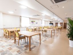 明るいダイニングスペース