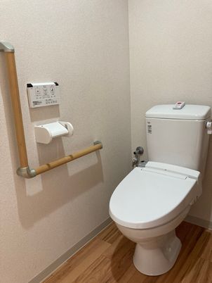 手すり付きトイレの空間
