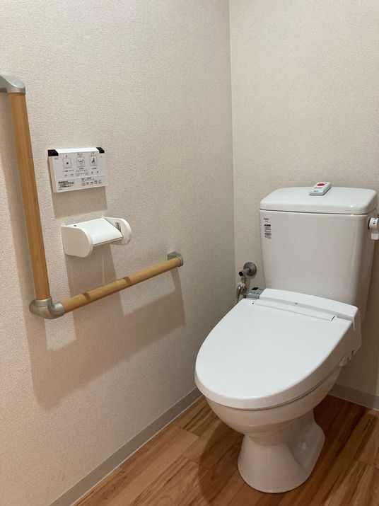 手すり付きトイレの空間