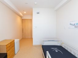 明るく清潔な居室