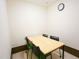 シンプルな多目的室