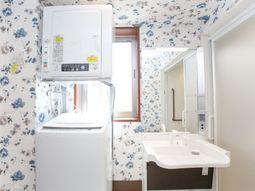 洋風デザインの洗面台エリア