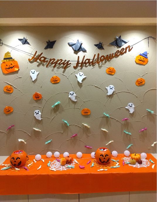 ハロウィーン装飾の壁