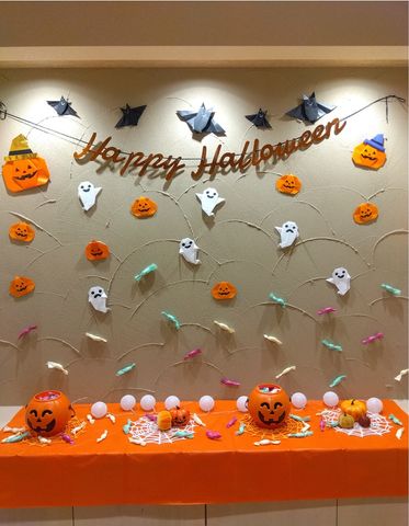 ハロウィーン装飾の壁