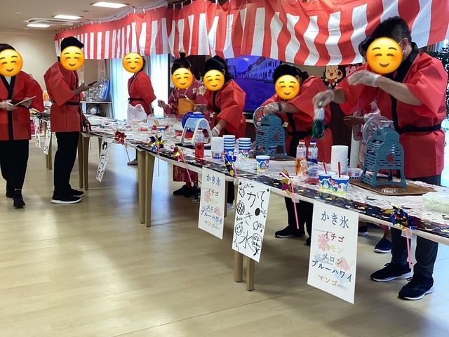 夏祭り　おいしい屋台がたくさん並びました。